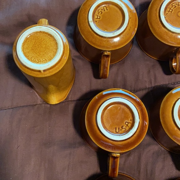 Coffee Cups, Creamer & Sugar Dish EUC! - Picture 13 of 16